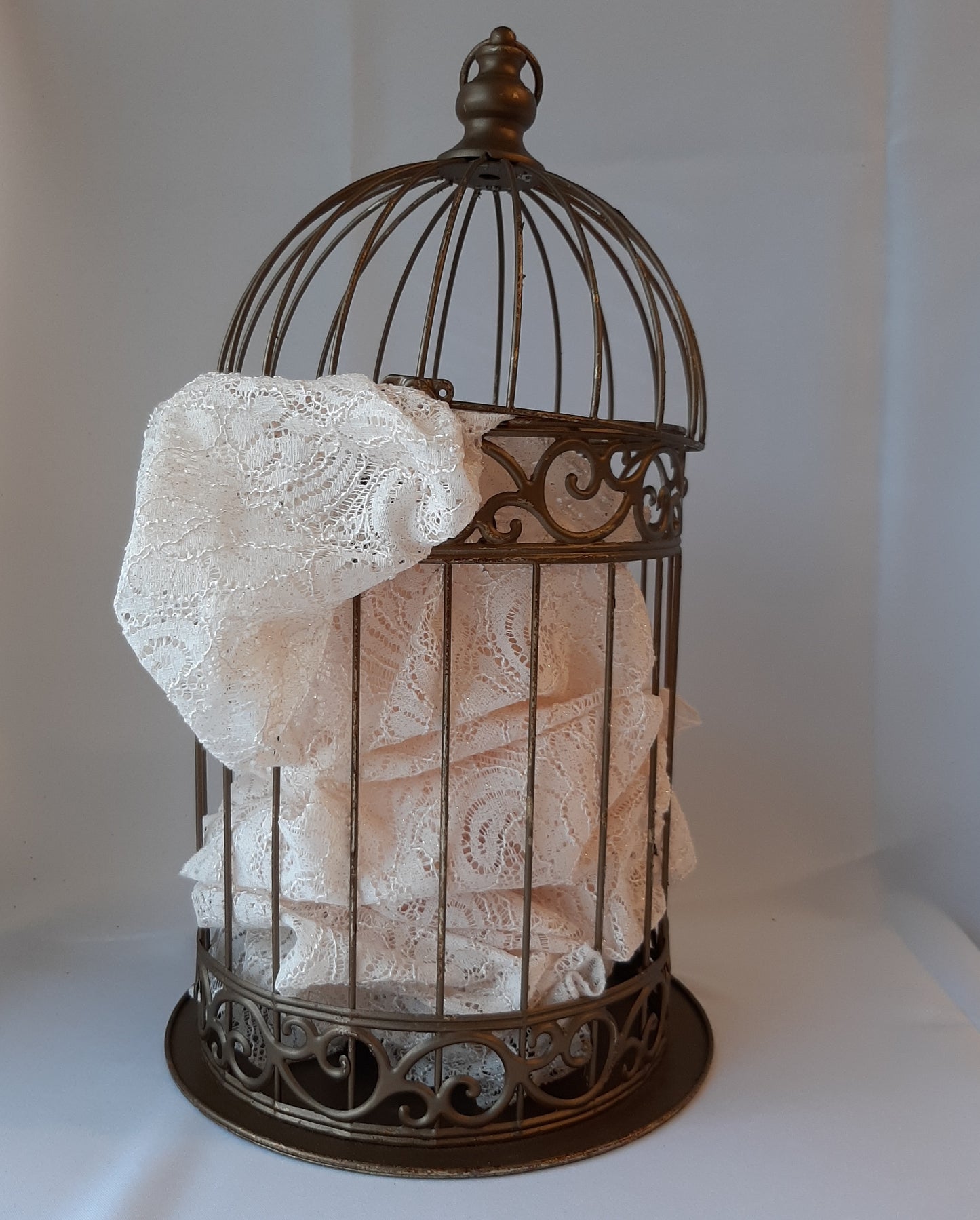 Champagne Gold Lace Runner