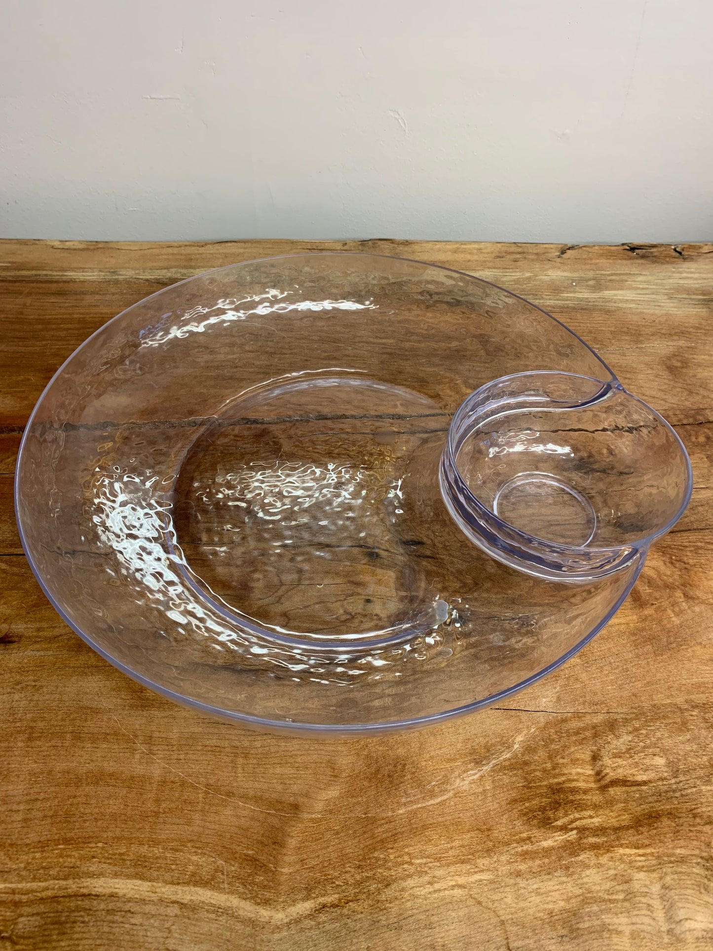 Chip & Dip Pebble Plastic Round 14"