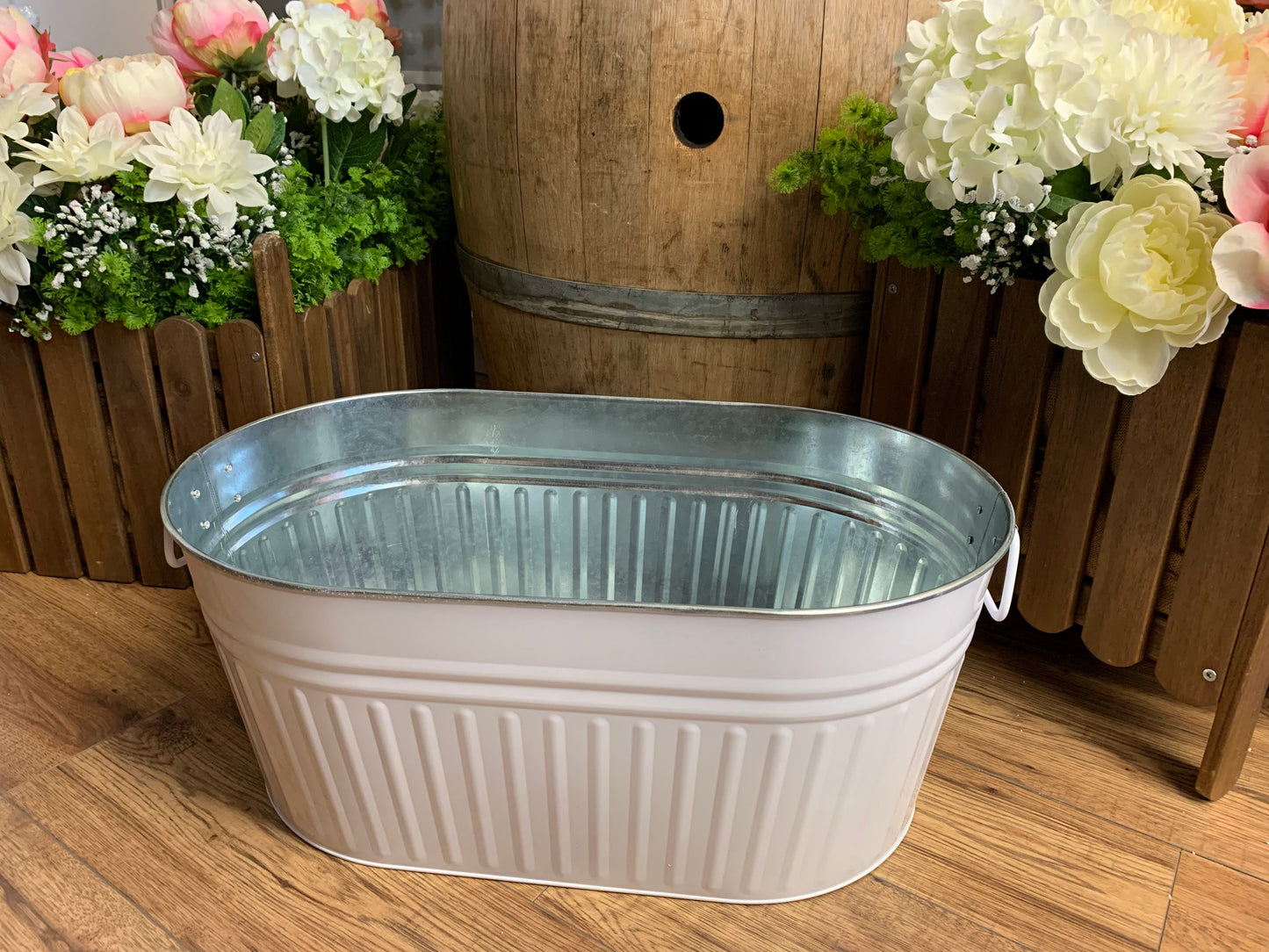 Ellipse Ice Bucket White 24"