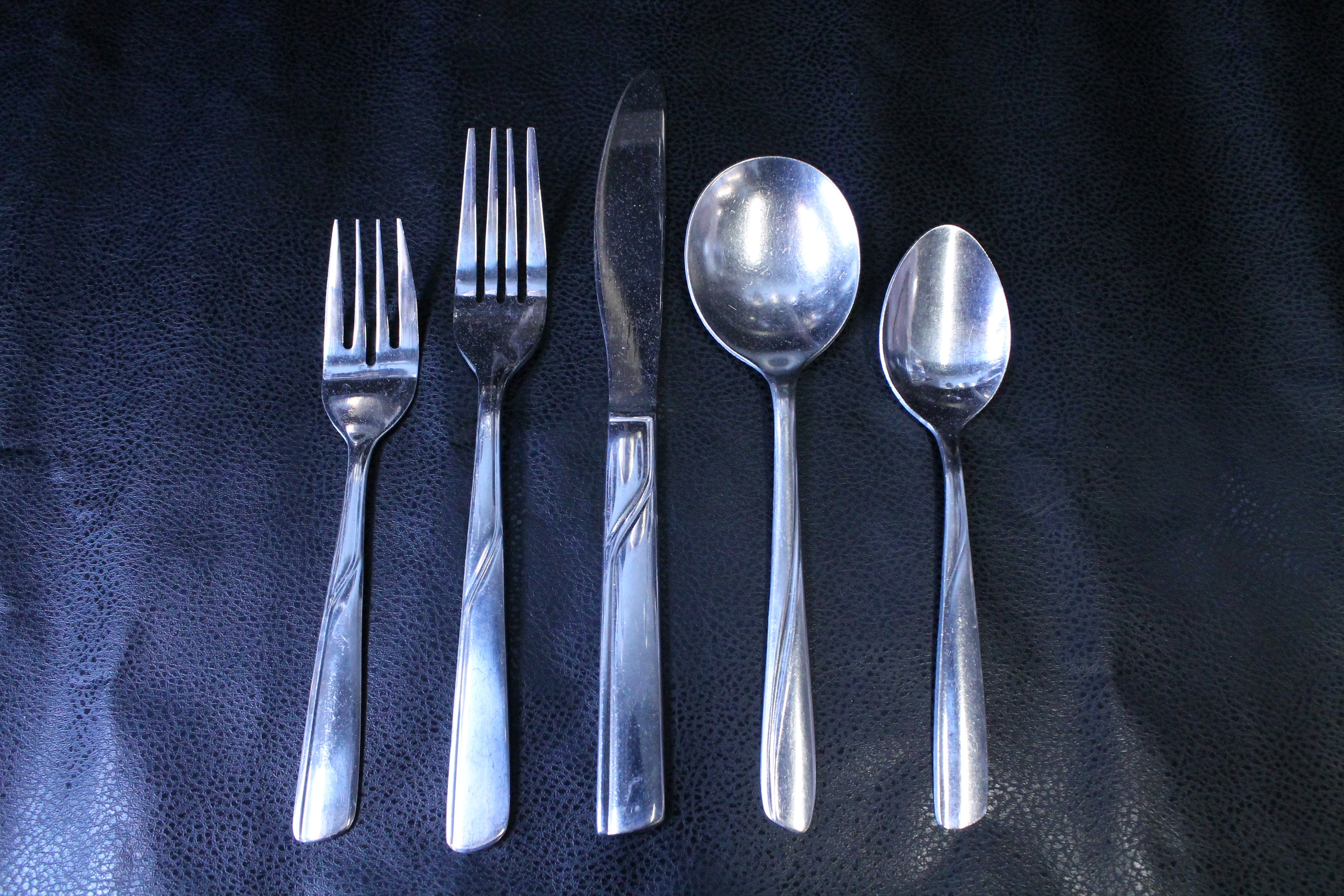 Stream Cutlery (Packed and rented in Groups of 5)