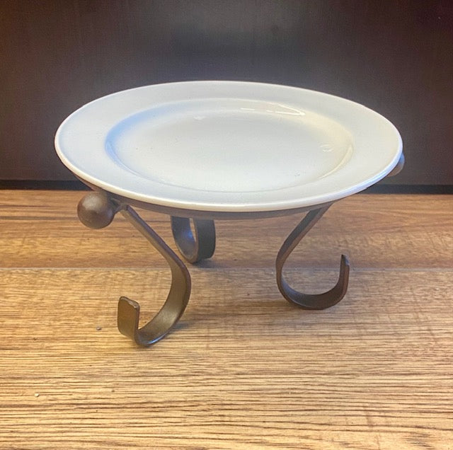 3 leg brass stand with 10" patra white plate