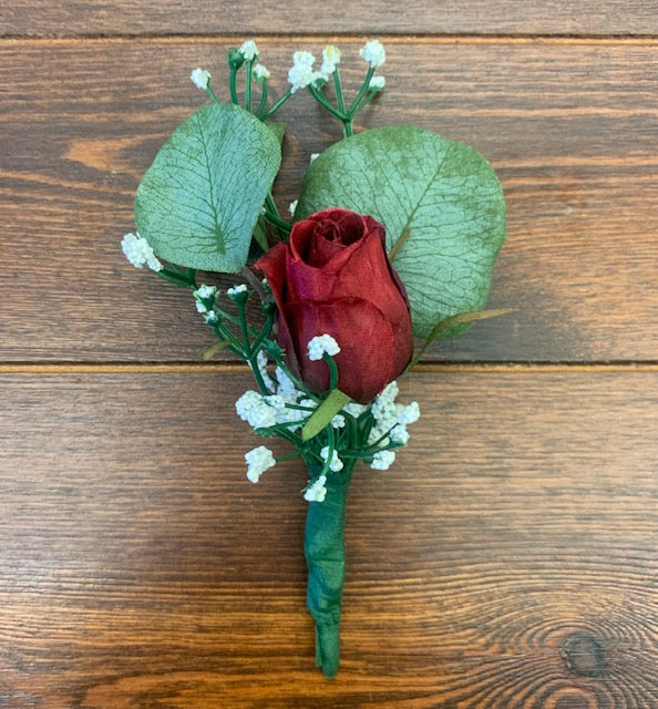 Red rose groom boutonniere