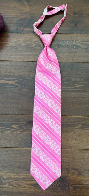 Pink tie