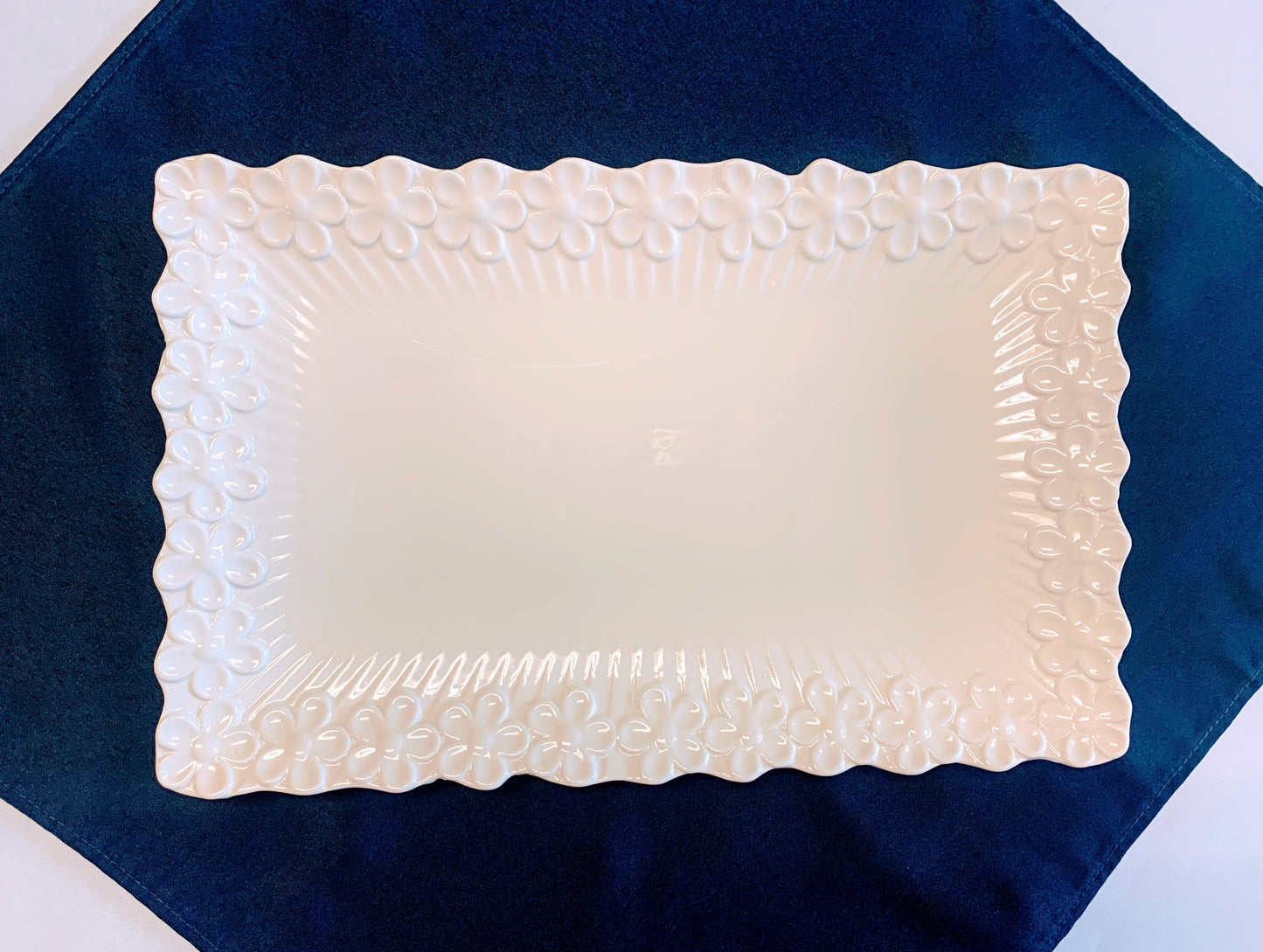 14" Daisy Rectangular Platter